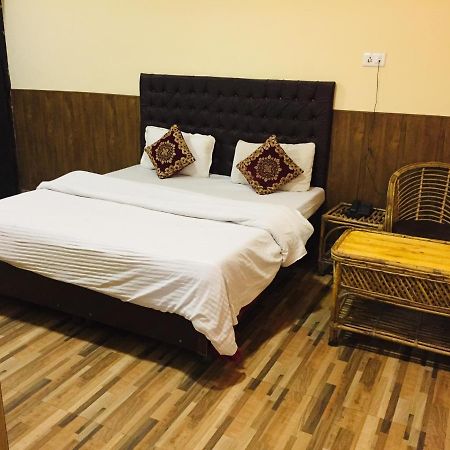 Hotel Prem G, Масурі Екстер'єр фото