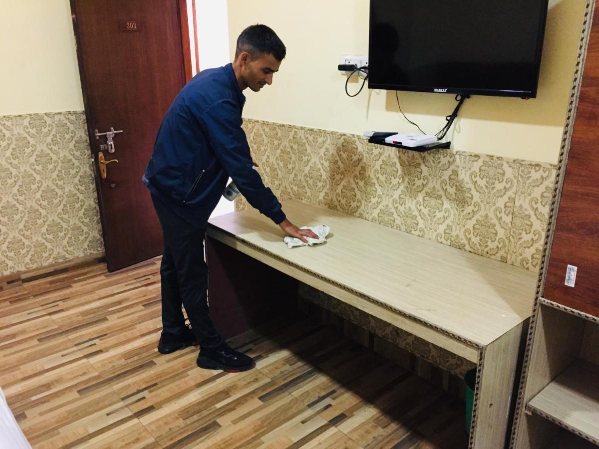 Hotel Prem G, Масурі Екстер'єр фото