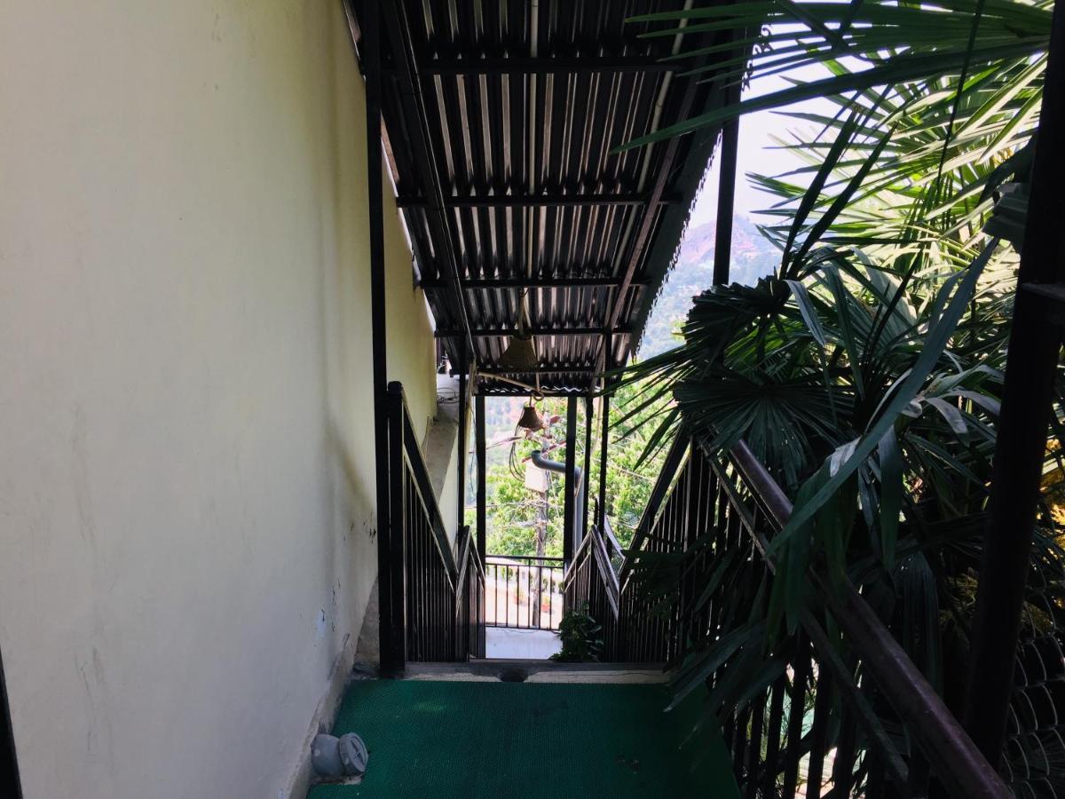 Hotel Prem G, Масурі Екстер'єр фото